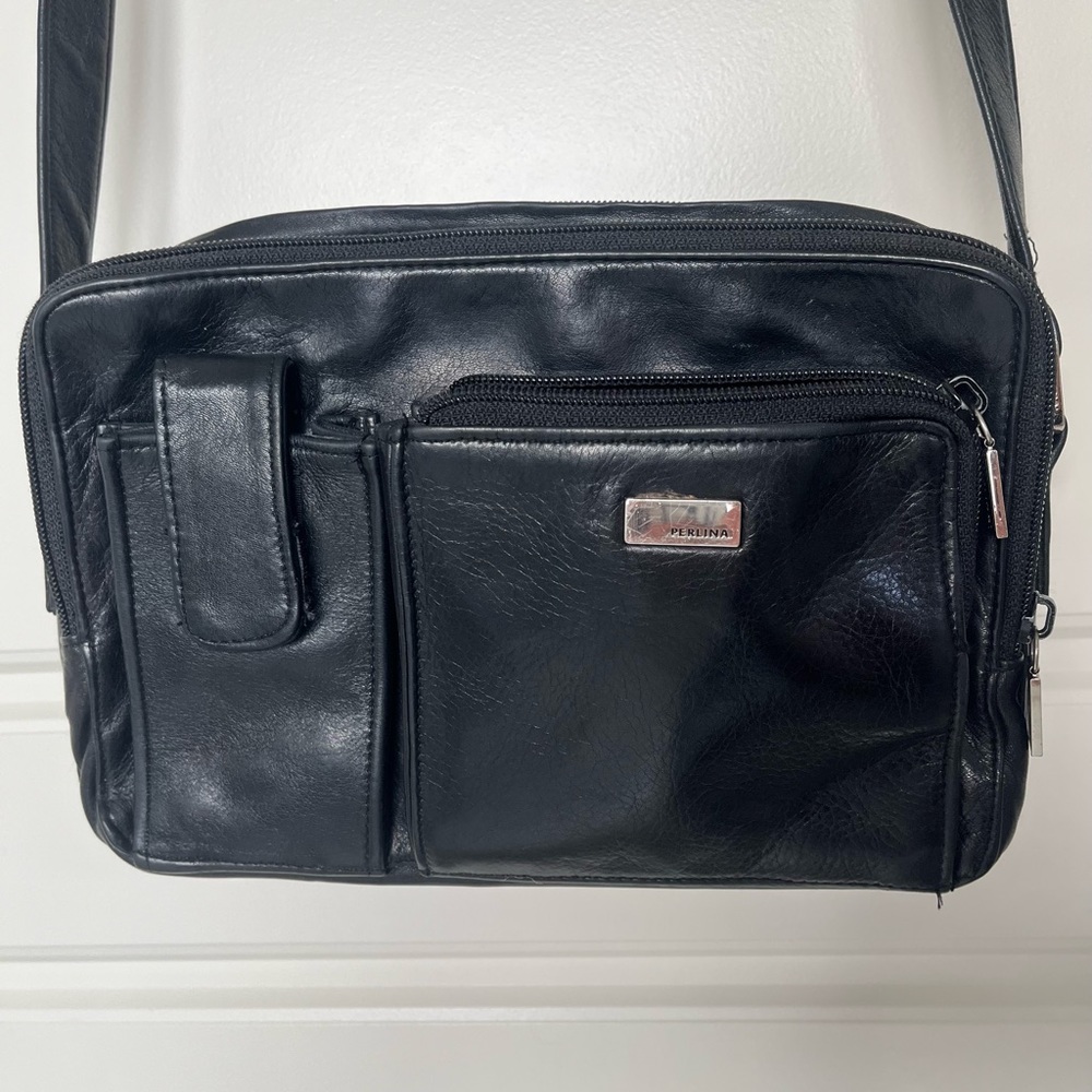 Perlina Vintage 90’s New York leather multi-pocket shoulder bag